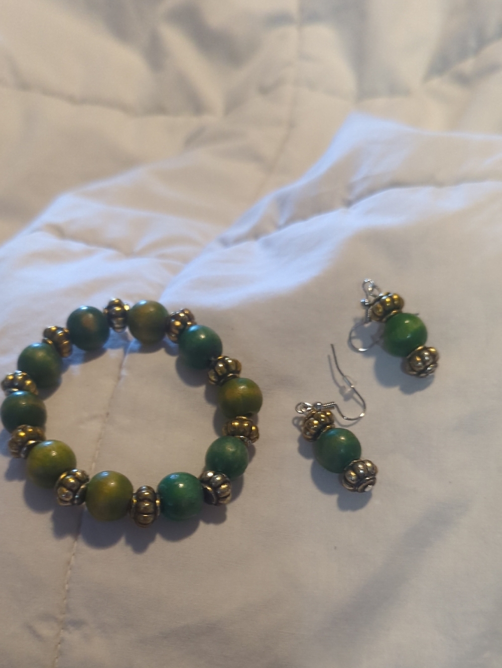 Green Beaded Bracelet and Earring Set - Unbranded